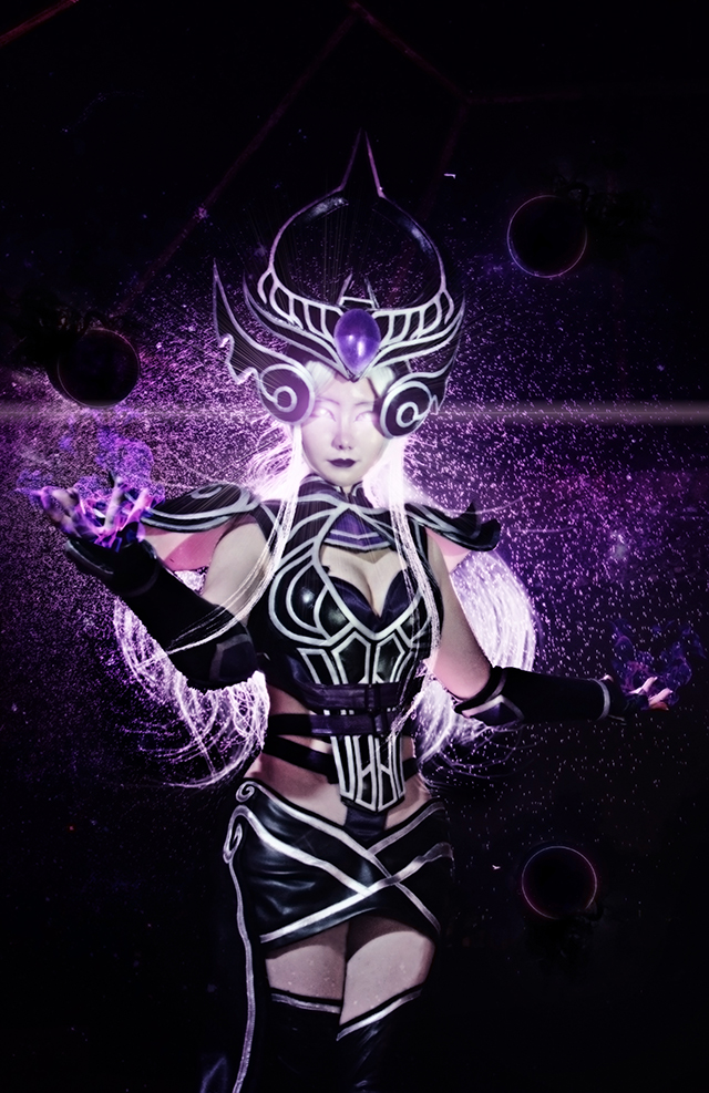 LOL暗黑元首辛德拉COS照