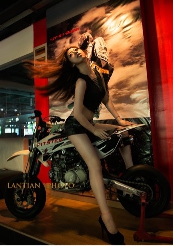 ChinaJoy光宇Showgirl美照2