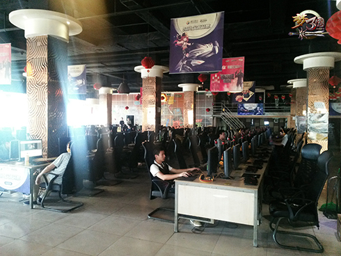 比赛网吧内部环境