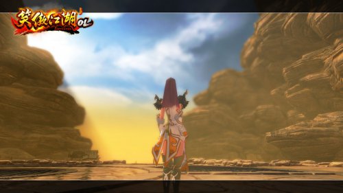 贴身的剪裁勾勒出女性完美的体型,双肩盔甲的设计显得更有张力