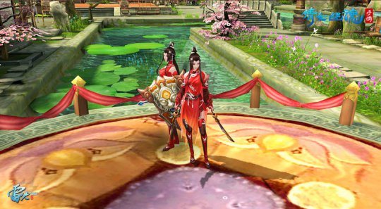 女刀客持不同武器