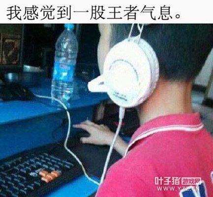 �����Ѷ��Ư��Ů�ڿ�һ�겻ϴ�� ÿ������20Сʱ