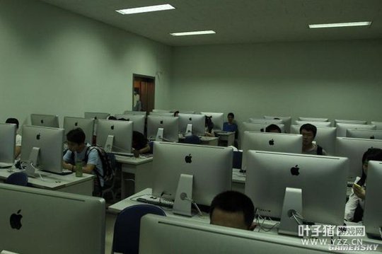 �й���ý��ѧ���羺רҵ�����飺ѧ���ǵ���Ϸ��