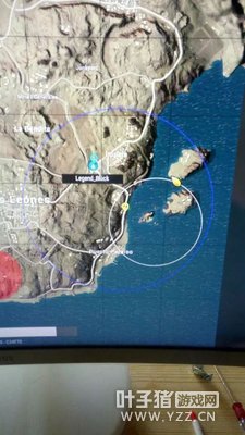 沙漠地图最奇葩的安全区,一枪未开就吃鸡