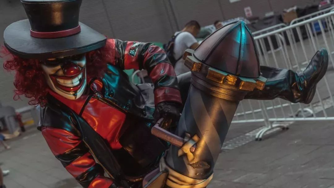 和猛男靓仔一起学猫叫