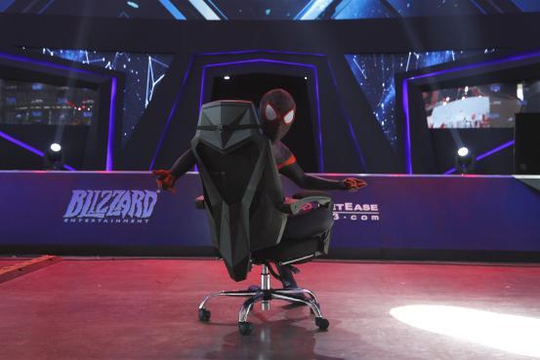 YOUNGҪһڰ׵ȫ2018CJ