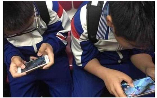 《荒野行动》不分性别和年龄的战场!丝也能